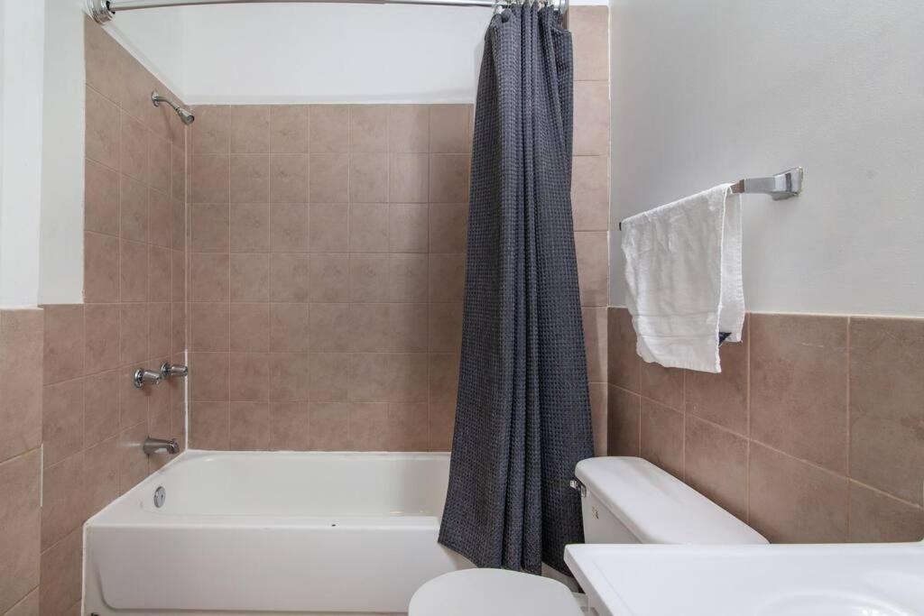 Relaxing, Spacious, Private, Walkable In Petworth! Washington Eksteriør bilde
