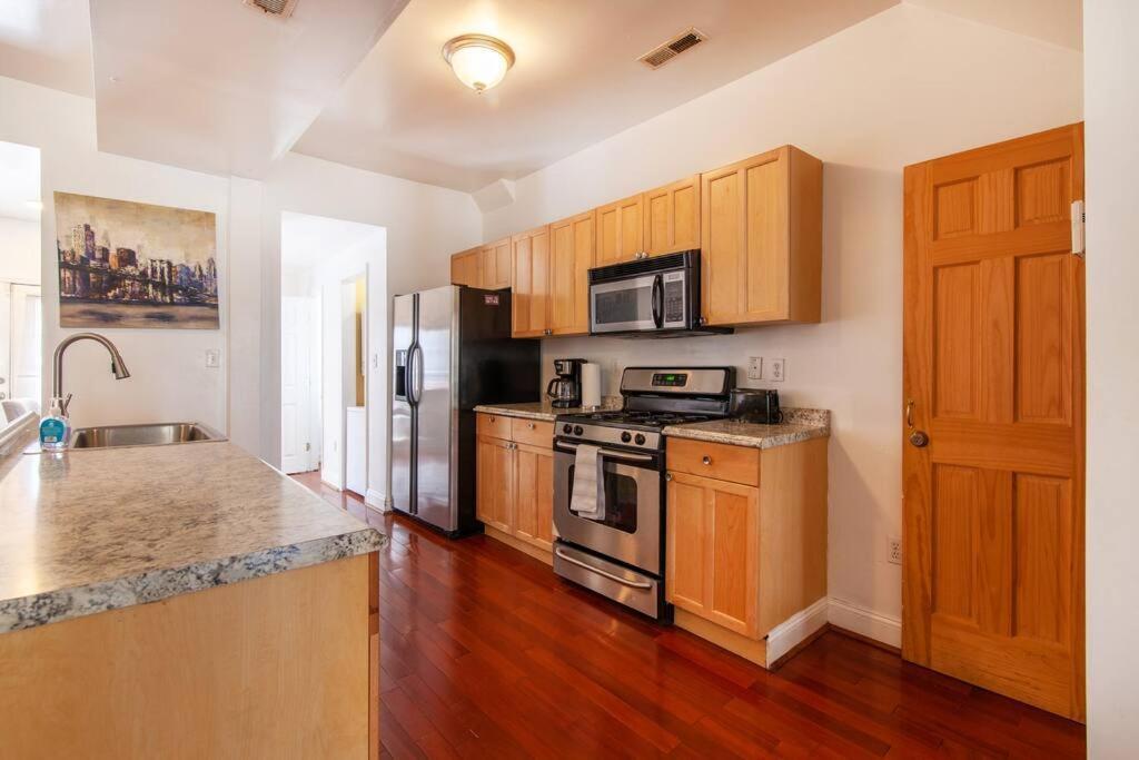 Relaxing, Spacious, Private, Walkable In Petworth! Washington Eksteriør bilde