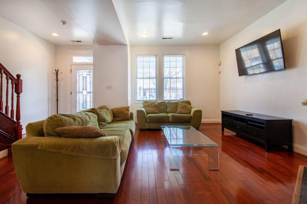 Relaxing, Spacious, Private, Walkable In Petworth! Washington Eksteriør bilde